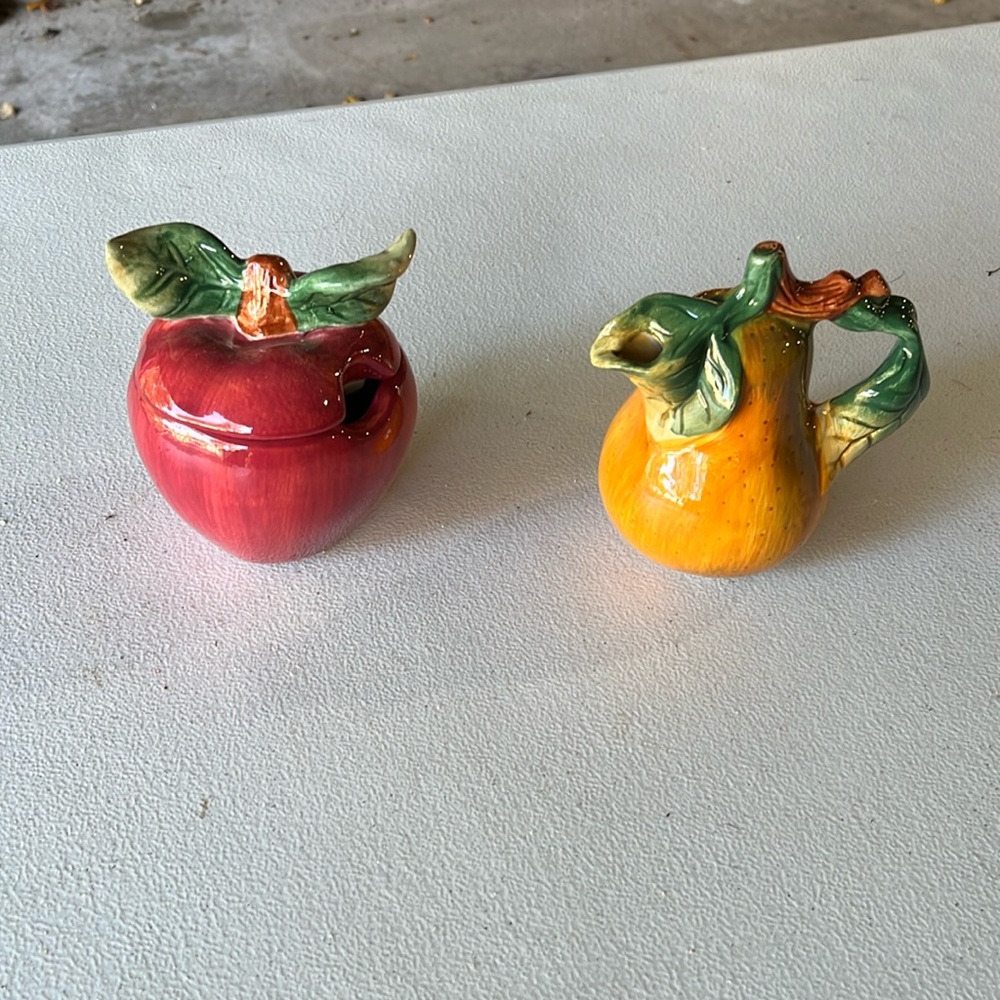 Hand-Painted Ceramic Apple and Pear Salt & Pep Set - cream and sugar